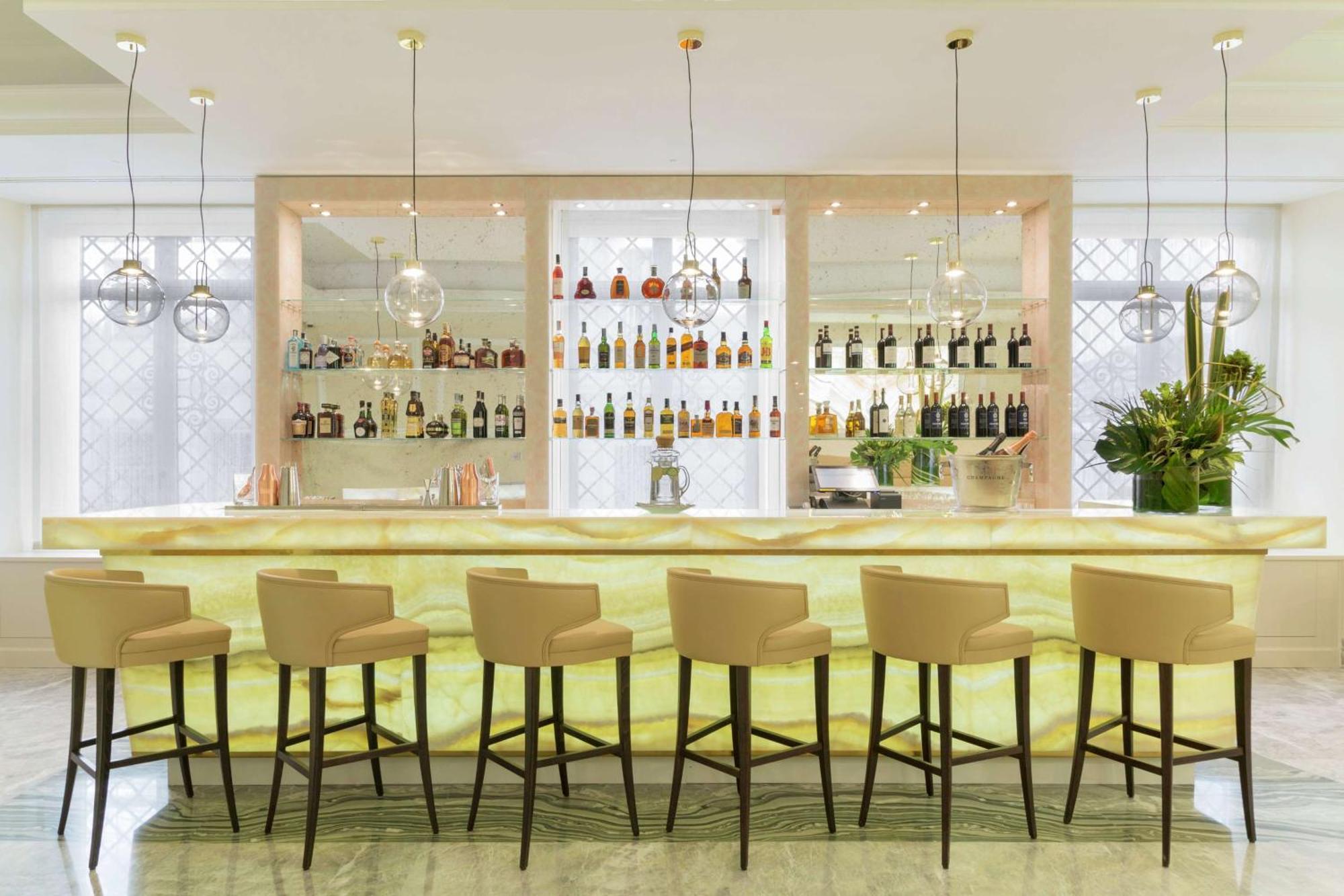 Aleph Rome Hotel, Curio Collection By Hilton — Photos 2